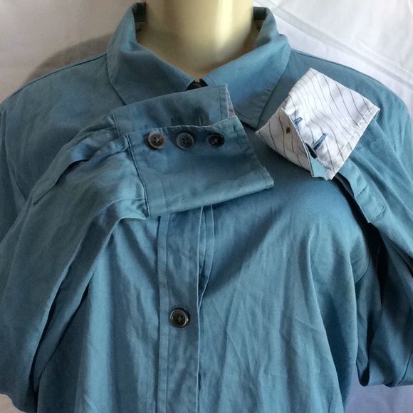 Button down - Picture 3 of 4